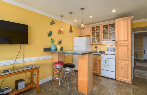 Tybee Island Condo | Tybee Island condo in the Savannah Beach and Racquet Club