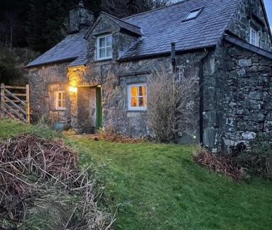 Ganllwyd House | Tyn Y Simdde - Secluded Mountain Stay - Stunning Views of Eryri