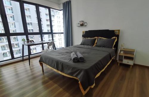 Seri Kembangan Apartment | TypeA-10pax-5Bedroom-Balcony-TheMines-IOICityMall-UPM-C180