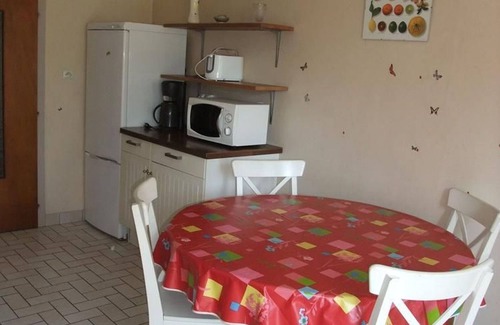 Fougerolles Cottage | Typical quiet house with fireplace and garage