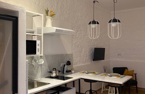 Santa Lucia Apartment | Typical Neapolitan lodging a stone's throw from Piazza del Plebiscito