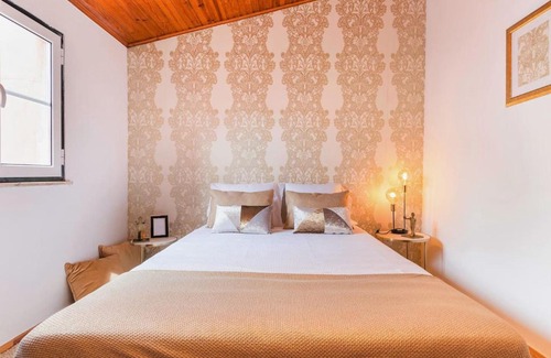 Linda-a-Velha Apartment | Typical portuguese apartment at Ajuda, Belem