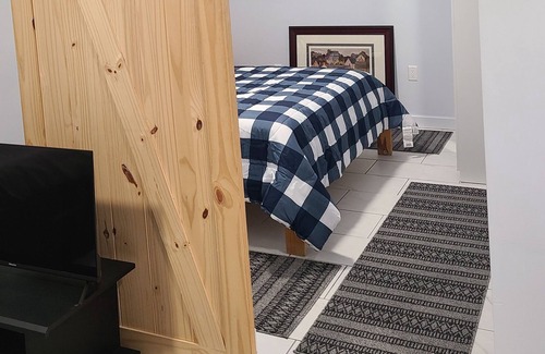 Maple Ridge House | Tyson Guest House - Separate Coach house with full privacy