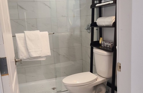 Maple Ridge House | Tyson Guest House - Separate Coach house with full privacy