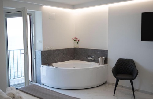Old Town House | U Scrusciu d’u Mari Luxury Suite