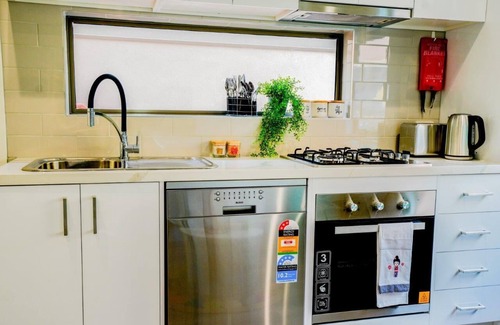 Brunswick Apartment | U1 Brunswick Living Ground Patio Close to APT and CBD Free Wifi Tram at Doorstep