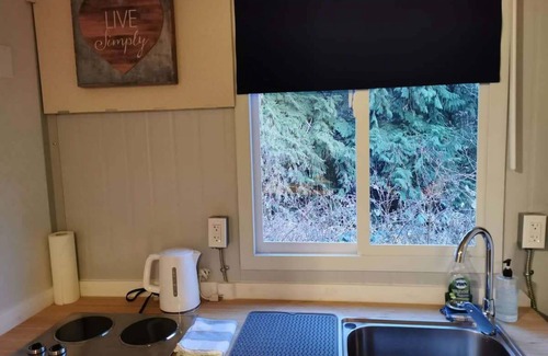 Powell River Apartment | U12 Seaside Serenity: Seal Bay Glamping Retreat（2）