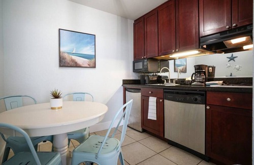 Ruskin Condo | U409 SUN RISING- BALCONY WATERVIEW- SELF CHECK IN- PRIVATE BEACH RESORT