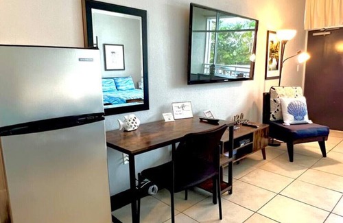 Ruskin Condo | U617 Canal and Pool Little Harbor
