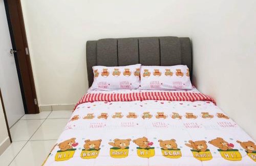 Batu Pahat Apartment | UG Homestay BP - Netflix & 4 Air-Con Rooms