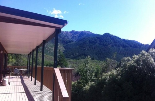 Hanmer Springs House | Ultimate Alpine Escape - cosy 3 bedroom home with stunning mountain views