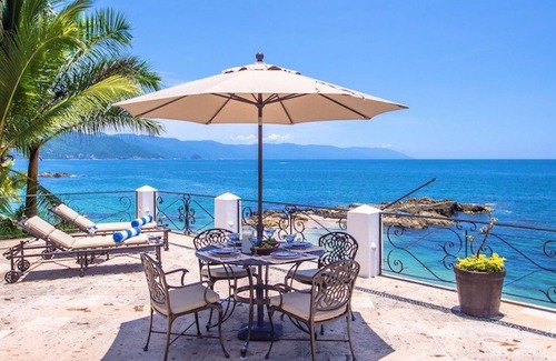 Conchas Chinas Villa | Ultimate Beach Retreat