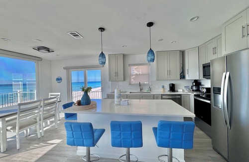 Thomas Drive House | Ultimate coastal retreat!