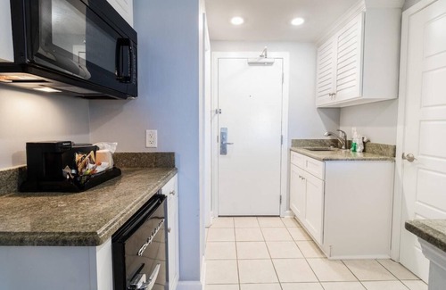 Litchfield by the Sea Apartment | Ultimate Coastal Getaway Oceanfront Dune Room