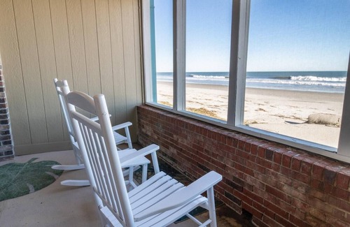 Litchfield by the Sea Apartment | Ultimate Coastal Getaway Oceanfront Dune Room