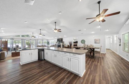 Milledgeville House | Ultimate Family Fun Lakehouse with pool and dock