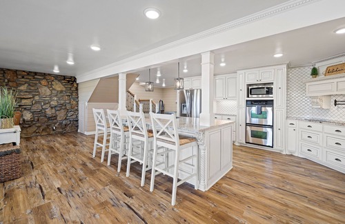 Berryville House | Ultimate Family Riverfront Retreat: 5-Bedroom Retreat -sleeps 15