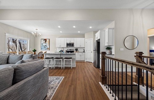 Blue Township House | Ultimate Group Getaway | 2 Luxury Homes w/Views