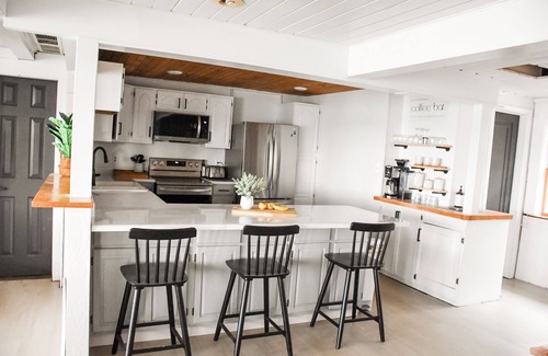 Beulah House | Ultimate Lakefront Getaway: Hot Tub/Boat Dock/& Game Room!