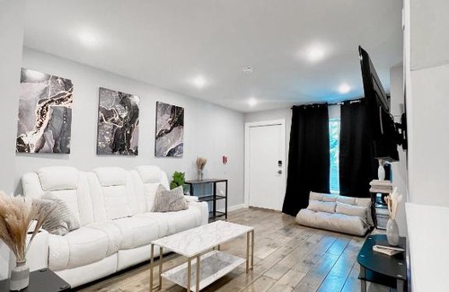 North Philadelphia West Apartment | Ultimate Lux Modern 2BD l 2BR Home with Private Rooftop