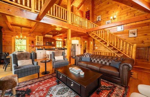 Jefferson Cabin | Ultimate Luxury Lodge in NH: Ski-Hottub-Pool Tbl-Yoga-Hike