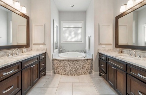 Owasso House | Ultimate Luxury Retreat: House Boasts Hot Tub, Pool, and Easy Airport Access