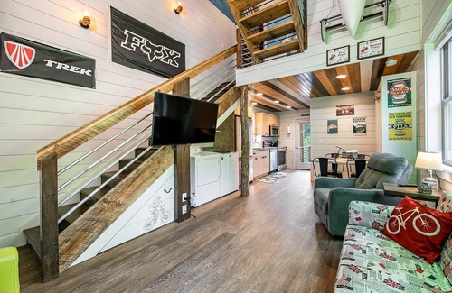 Brevard House | Ultimate Mountain Bikers Dream, walking distance to downtown Brevard