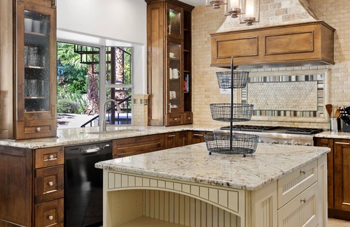 Buenavante House | Ultimate Neighborhood Getaway: Pool, Hot Tub, Games & Concierge Services at Luxe