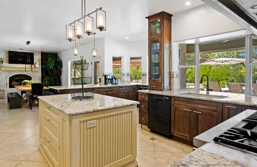 Buenavante House | Ultimate Neighborhood Getaway: Pool, Hot Tub, Games & Concierge Services at Luxe