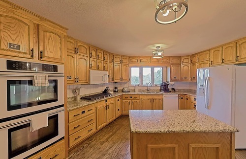 Sevierville Villa | Ultimate Pigeon Forge Getaway 7-Bedroom Retreat Sleeps 20 in the Heart of It All