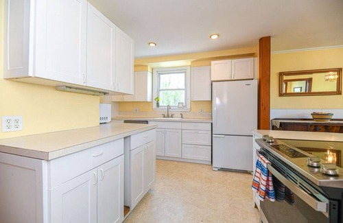 Scarborough House | Ultimate Pine Point Beach Family Compound-4 Units, 8 Bedrooms, Yard