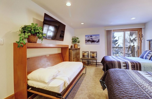 Copper Mountain Hotel | Ultimate Ski in/out Location at Copper! CM337H