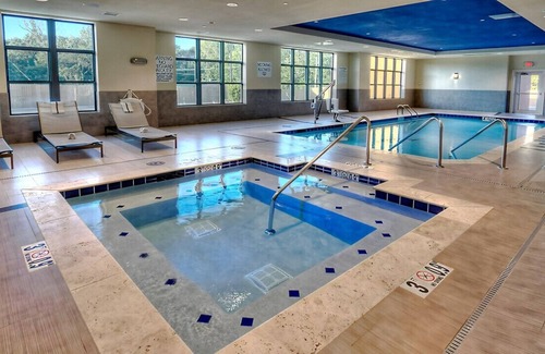 Tupelo House | Ultimate Staycation Spot for a Romantic Trip! -S