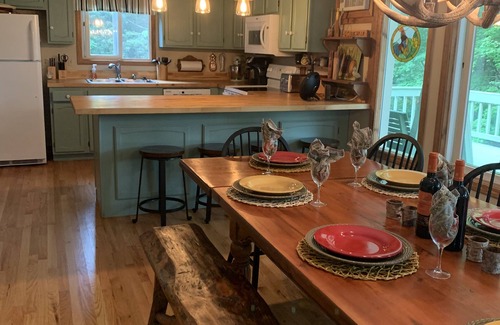 Newland Cottage | Ultimate Vacation Cottage with 6 passenger golf cart available for small fee!
