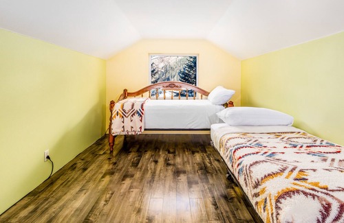 Girdwood House | Ultimate vacation retreat w/ fireplace, gas grill, large yard, & firepit