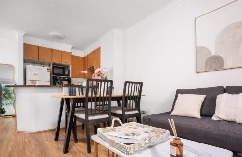 Ultimo Apartment | Ultimo NSW - 2 Bedroom Apartment with Balcony