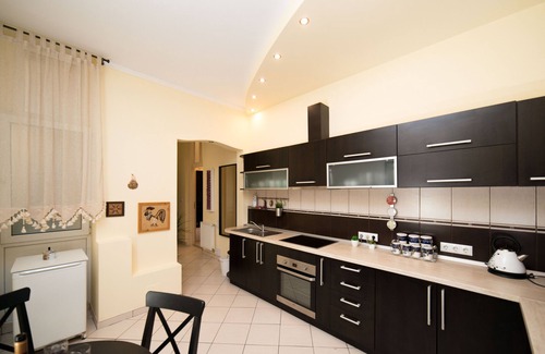 Old City Apartment | Ultra Central Apartment In Historical Building With Balcony