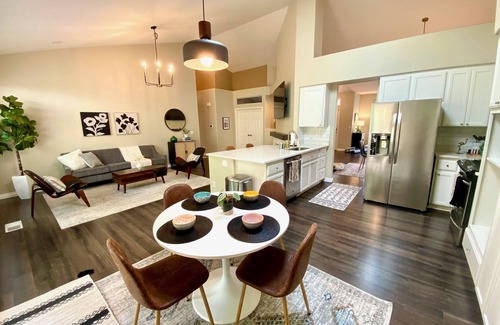 Bethany House | Ultra-Chic Modern Mid-Century Home in Bethany