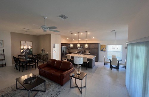 Wildwood House | Ultra clean designer home in The Villages (3-bed)