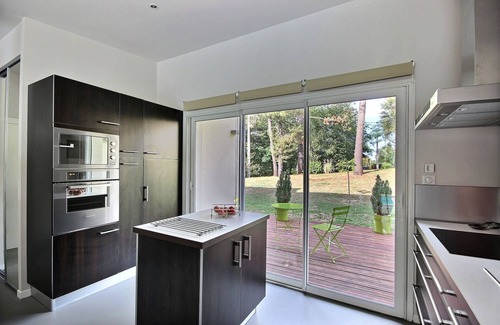 Cosnac Villa | Ultra-contemporary house in a quiet area with pool close to touristic sites