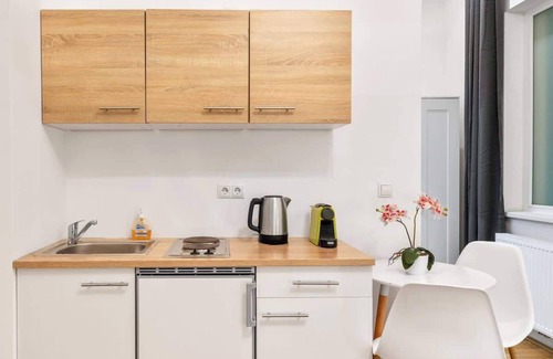 Mariahilf Apartment | ultra fast wifi | free parking | air con