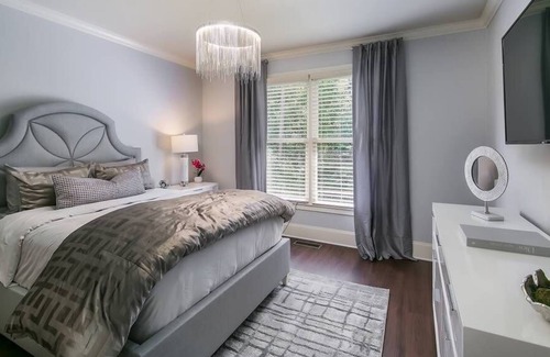 Atlanta House | Ultra Luxurious Cul De Sac Executive, Family Home.