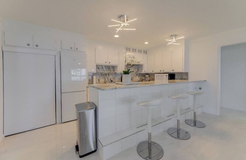 Gilbert House | Ultra Modern Lake Murray Villa | Magnificent Views