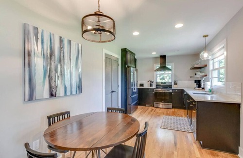 Franklin House | Ultra Relaxing & Fun - Historic Franklin Bungalow