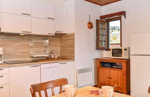 Peone Apartment | Ultra resort center Large 3-room apartment At the foot of the slopes & shops