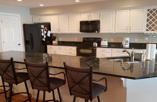 Severna Park House | Ultraclean Family Waterfront Home Annapolis Area - 199+ Top Reviews!