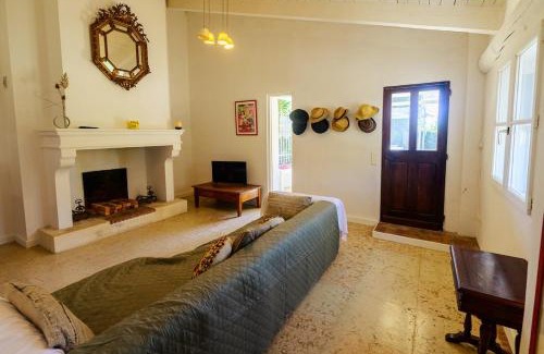 Arles House | Un Cabanon en Camargue