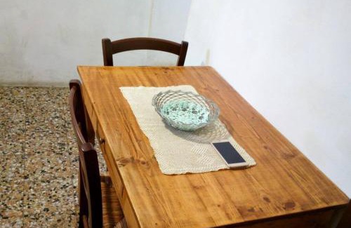 Vasia Apartment | Un tuffo vintage tra mare monti