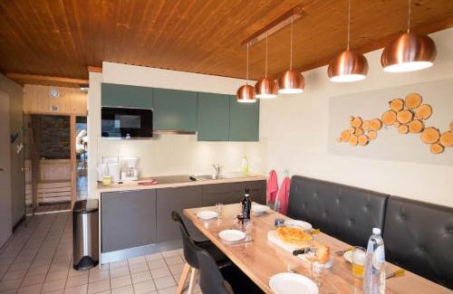 Vielsalm House | Una finestra sul lago