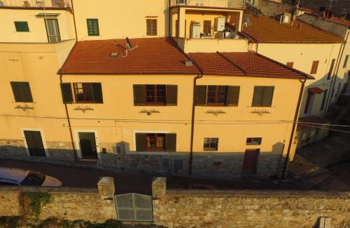 Santa Luce Apartment | Una Finestra sul Silenzio Monolocale